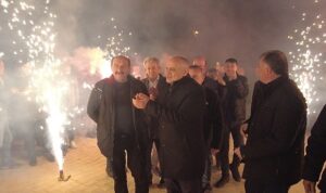 baskan-esat-ozturk-mahallelerde-coskuyla-karsilaniyor-mVmj619Q.jpg