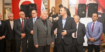 baskan-eski-bornovadaki-giritliler-ile-bulustu.jpg