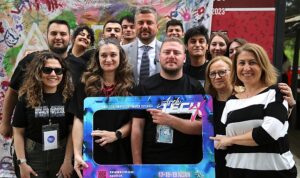 baskan-gorkem-duman-mezun-oldugu-universitede-genclerle-bulustu-vzbjBAcF.jpg