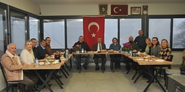 baskan-gunay-muhtarlarla-bulustu-ortak-calismalara-devam-edecegiz.jpg