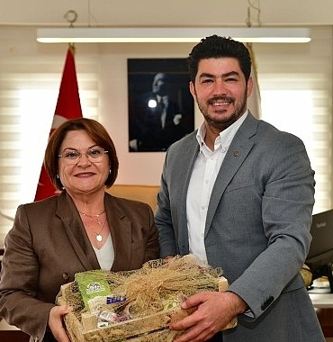 baskan-hatice-gencay-cevreci-belediyeler-birligi-toplantisinda-yer-aldi.jpg