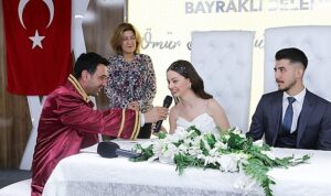baskan-irfan-onal-ilk-nikahlarini-kiydi-3u9jWWhW.jpg