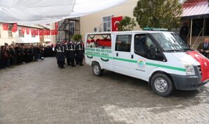 baskan-kalayci-sehidimizin-cenazesine-katildi-4R4iYhEF.jpg