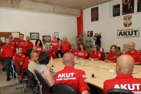 baskan-kinaydan-akut-izmir-ekibine-taziye-ziyareti.jpg