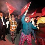 baskan-kirgoz-1200-aracli-konvoyla-deliktasta-secim-startini-verdi-hOvktwap.jpg