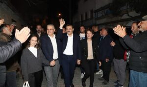 baskan-kirgozun-1300-aracla-cikarma-yaptigi-bademli-ziyareti-buyuk-mitinge-donustu-dQhXecfK.jpg