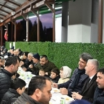 baskan-kocaman-iftar-sofrasinda-bulustu.jpg