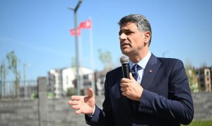 baskan-kocamana-coskulu-karsilama-Kj11OOY2.jpg