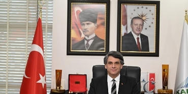 baskan-kocamandan-23-nisan-mesaji-cocuklarimizin-gulusu-gelecegimizin-umududur.jpg