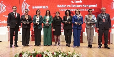 baskan-mutlu-bir-kadin-baskan-geldi-ve-konak-degisti-dedirtmek-istiyorum.jpg
