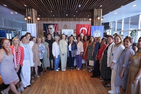 baskan-mutlu-gelecegin-kadin-liderleriyle-bulustu.jpg