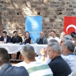 baskan-mutlu-kadifekalede-muhtarlarla-bulustu.jpg