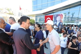 baskan-onal-personeliyle-bayramlasti-bu-kenti-sizlerin-emegiyle-guzellestiriyoruz.jpg