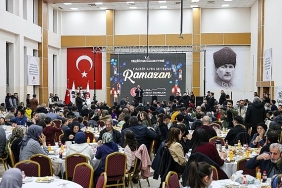 baskan-ozarslan-iftar-sofrasinda-berberlerle-bulustu.jpg