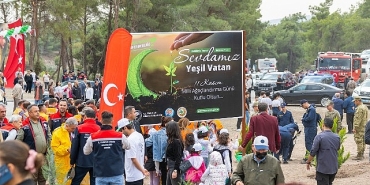 baskan-ozyigit-emirlerdeki-yesil-seferberlige-katildi.jpg