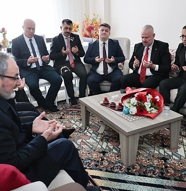 baskan-pehlivan-sehit-ailelerini-ziyaret-etti-basimizin-tacisiniz.jpg