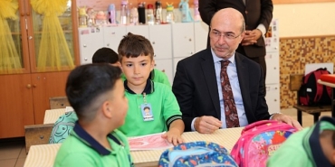 baskan-pekyatirmaci-yeni-egitim-yilinin-ilk-gununde-ogrencileri-ziyaret-etti.jpg