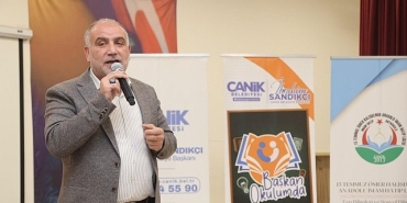 baskan-sandikci-3-yildir-kesintisiz-sekilde-herhangi-bir-ozel-kosul-olmadan-tum-ogrencilere-burs-destegi-saglayan-tek-belediyeyiz.jpg