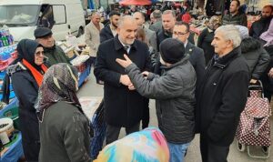baskan-sandikciya-vatandaslardan-sevgi-seli-exRuZ1Q7.jpg