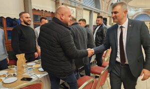 baskan-sezer-mahalle-baskanlarimiz-goz-bebegimiz-RFk9OUyh.jpg
