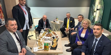 baskan-topaloglu-almanyada-tur-operatorleri-ile-bulustu.jpg