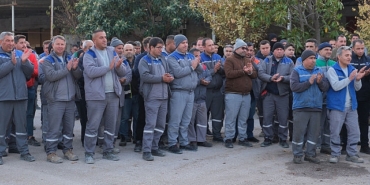 baskan-topaloglu-belediye-personelinin-yeni-yilini-kutladi.jpg