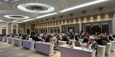 baskan-topaloglu-deprem-ve-yangin-sempozyumuna-katildi.jpg