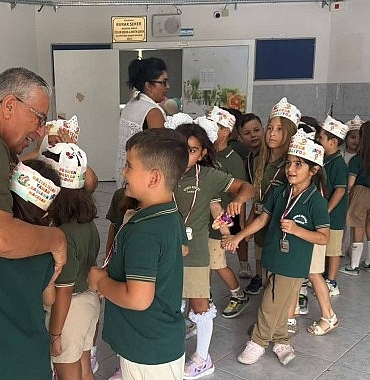 Başkan Topaloğlu, öğrencilerin ilk gün heyecanına ortak oldu
