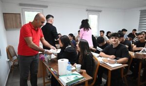 baskan-topaloglundan-ogrencilere-yemek-ikrami-V69AlWaD.jpg