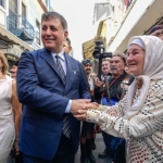 baskan-tugay-74-yildir-yapilan-efe-zeybek-bulusmasina-katildi.jpg