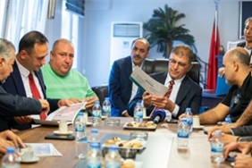 baskan-tugay-ayakkabicilar-sitesi-esnafini-ziyaret-etti.jpg