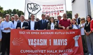 baskan-tugay-emekcilerin-1-mayis-coskusuna-ortak-oldu-SfE1Rg9m.jpg