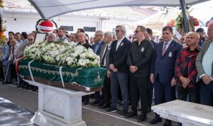 baskan-tugay-mine-piristinanin-cenaze-torenine-katildi-QdgcaMfO.jpg