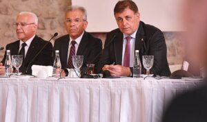 baskan-tugay-yeni-donemin-ilk-iekkk-toplantisinda-yol-haritasini-anlatti-izmirin-kalkinmasi-icin-calisacagiz-DQTmrkkt.jpg