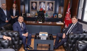 baskan-tugaydan-mhpye-ziyaret-izmiri-tum-siyasi-partilerle-yonetmek-istiyoruz-KaQFUc28.jpg