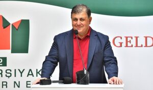 baskan-tugaydan-sampiyonluk-mucadelesi-veren-karsiyakaya-destek-mesaji-An8TBWzQ.jpg