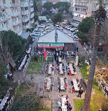 baskan-unsal-taraftarlarla-iftarda-bulustu.jpg