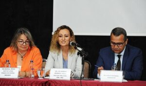 baskan-unsaldan-kisirlastirma-seferberligi-cagrisi-izmiri-ayaga-kaldiralim-2SYHA9MZ.jpg