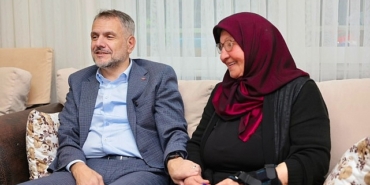 Başkan Vekili Akın’dan yaşlılara büyük vefa