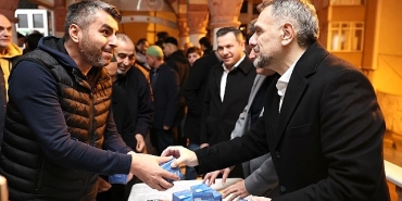 baskan-vekili-akindan-kandil-simidi-ikrami.jpg