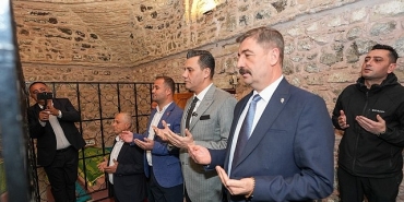 baskan-zeyrek-kadir-gecesinde-kulada-gonul-sofrasina-katildi.jpg