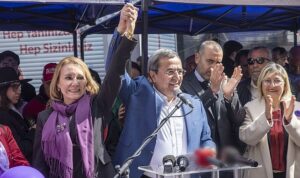 baturdan-mutlu-ve-tugaya-destek-cagrisi-tHnii444.jpg