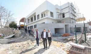 bayraklinin-yeni-kultur-merkezinde-sona-gelindi-LCyRm6jz.jpg