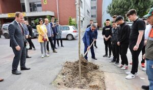 bayrampasadaki-okullarda-bahar-temizligi-ve-bakim-calismasi-KQiJDPW2.jpg