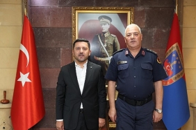 belediye-baskan-aridan-jandarma-komutani-celike-ziyaret.jpg