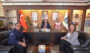 belediye-baskanimiz-adnan-oztasa-vatandaslarimizin-hayirli-olsun-ziyaretleri-kapsaminda-resmi-kurum-mudurlerimizden-de-ziyaretler-si79KdQv.jpg