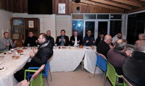 bereket-sofrasi-bosnak-camide-kuruldu-da7vFDwt.jpg