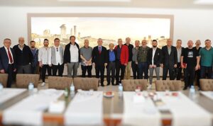 bergama-belediye-baskani-dr-tanju-celik-gazetecilere-belediyenin-borcunu-ve-gelecek-vizyonunu-paylasti-mqYQqRMn.jpg
