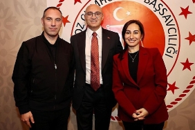 beykoz-cumhuriyet-bassavcisi-doc-dr-baris-dumana-anlamli-veda-yemegi.jpg