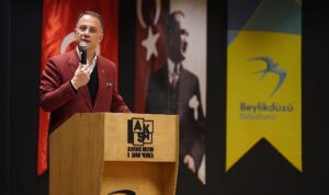 beylikduzu-belediye-baskani-mehmet-murat-calik-yayinladigi-mesaj-ile-oy-kullanma-cagrisi-yapti-PmMRu5QH.jpg